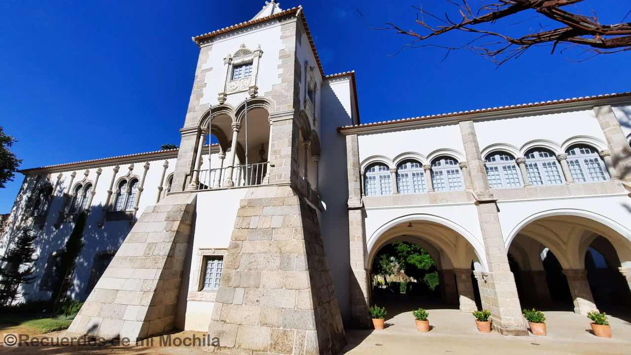 Évora