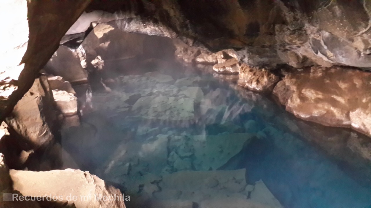 cueva Grjótagjá